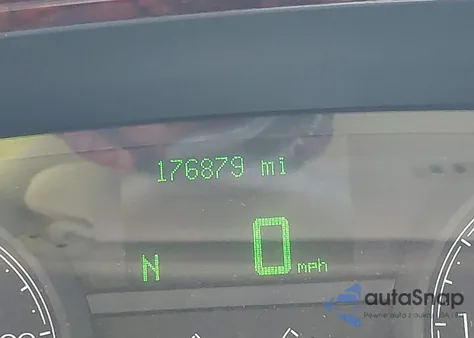 2006 Lincoln Town Car Signature Limited из США, поврежденный, VIN 1LNHM82V26Y619302